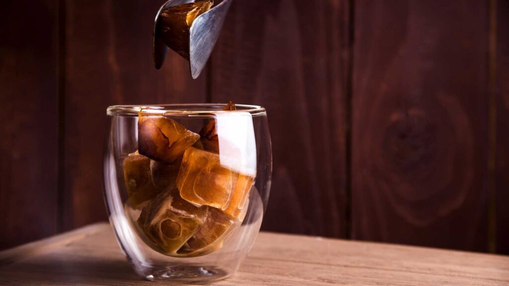 Your brewed coffee in ice cubes can stay in fridge for long time.