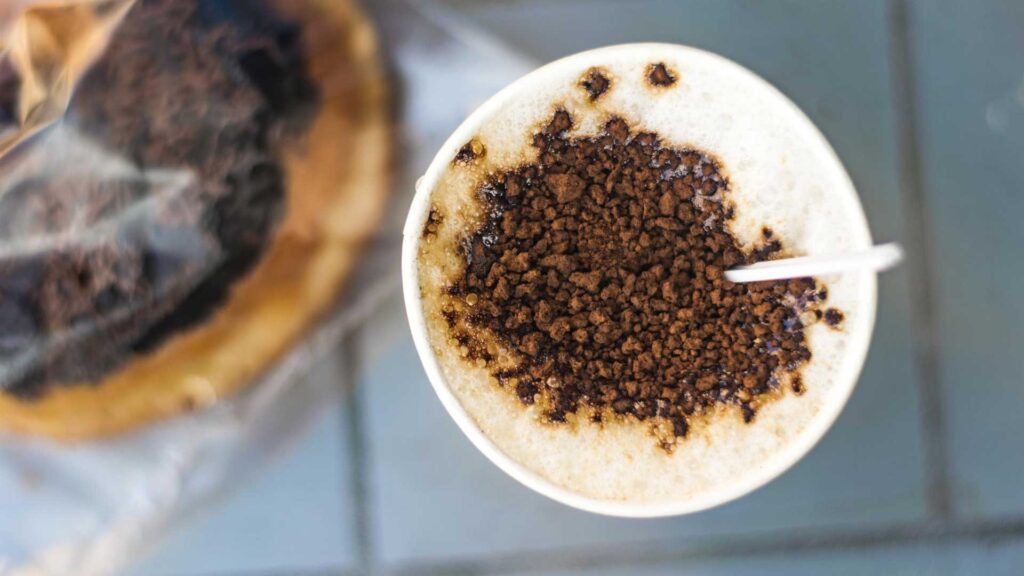 Use freeze dried coffee to make latte.